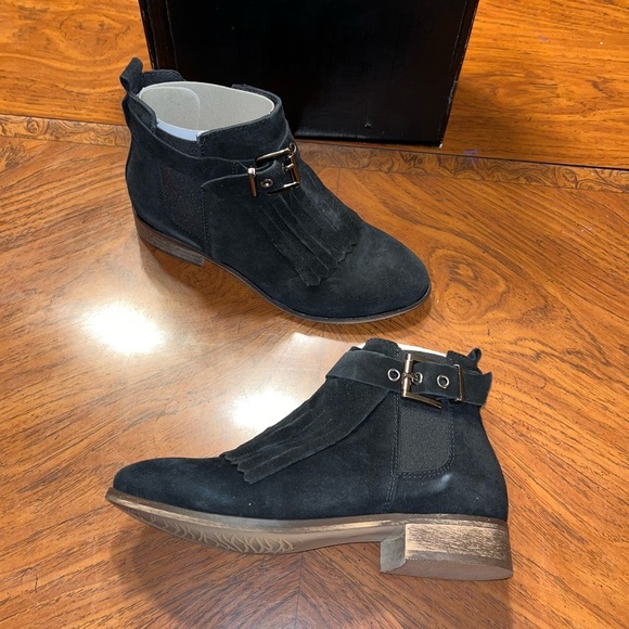 Chelsea Crew Black Label Black Suede Ankle Boot Size 5 or EU 36 Tassel Accent - Picture 4 of 9
